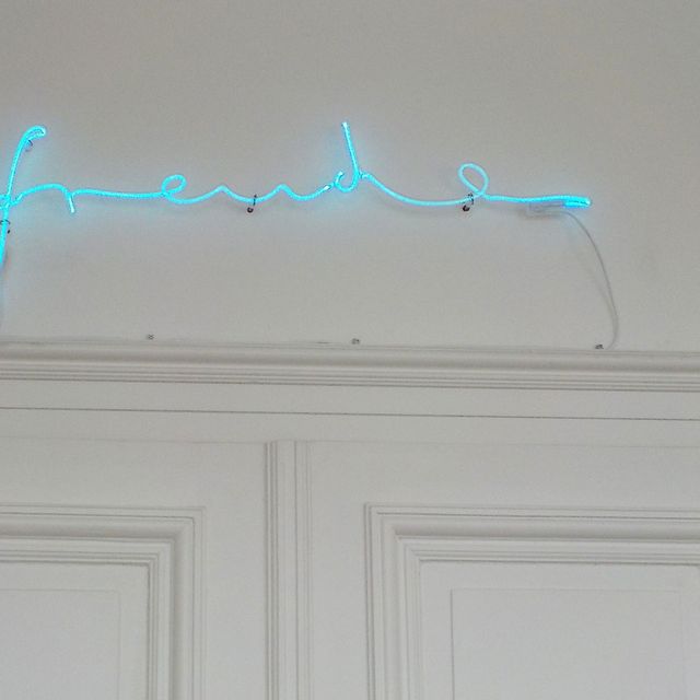 Mohr Werbung Neonschrift Bild